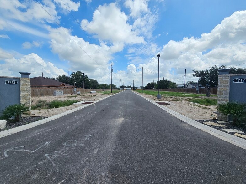 1712 Barnes St, Mission, TX for sale - Construction Photo - Image 1 of 1