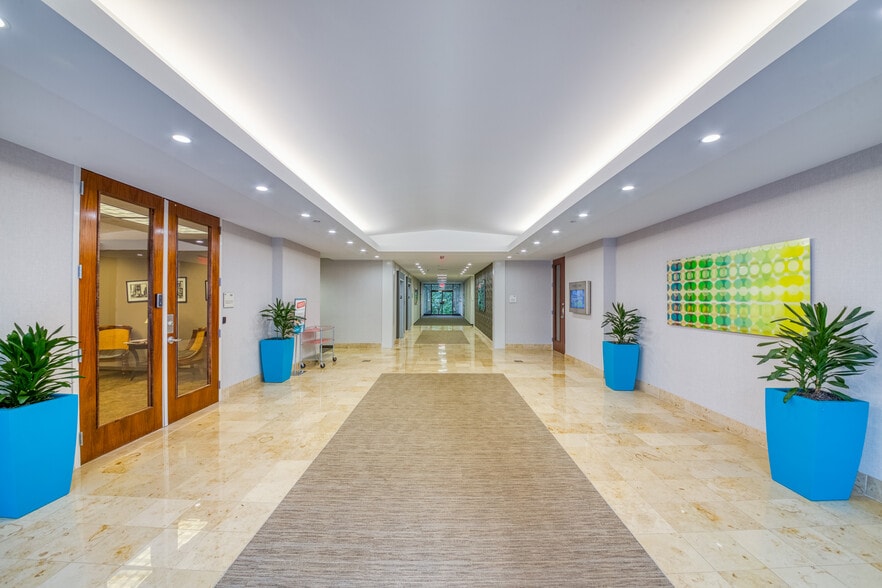 2100 Powers Ferry Rd SE, Atlanta, GA for lease - Interior Photo - Image 2 of 13