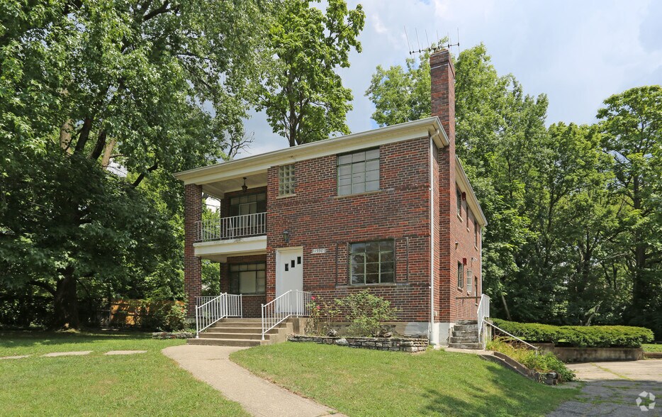 1590 Gables Ct, Cincinnati, OH for sale - Primary Photo - Image 1 of 1