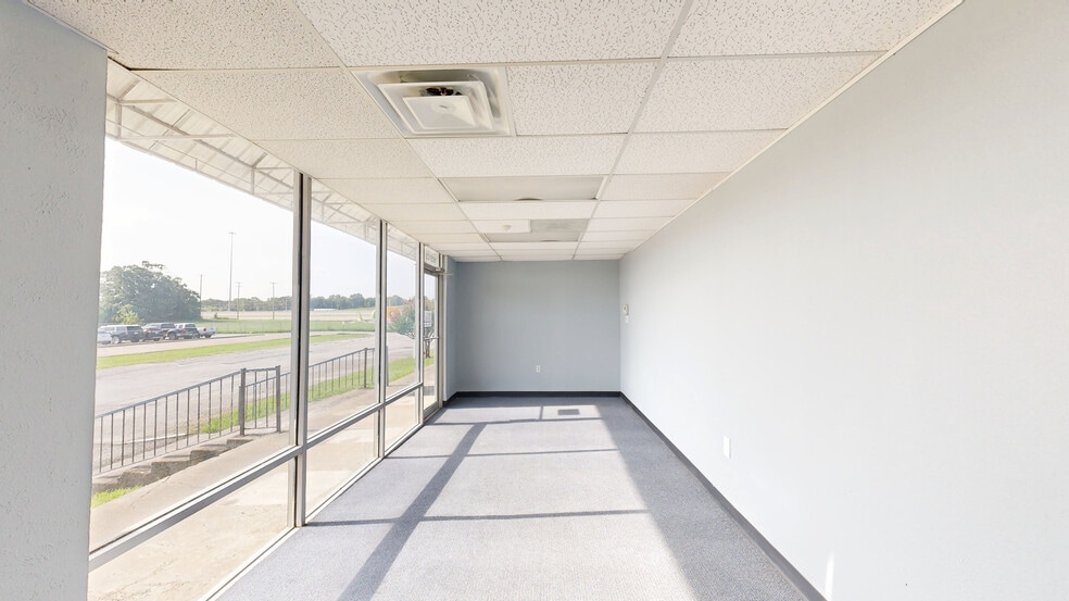 605 E Palace Pky, Grand Prairie, TX for lease - Matterport 3D Scan - Image 2 of 8