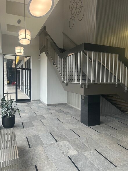 5702 S Staples, Corpus Christi, TX for lease - Interior Photo - Image 3 of 9