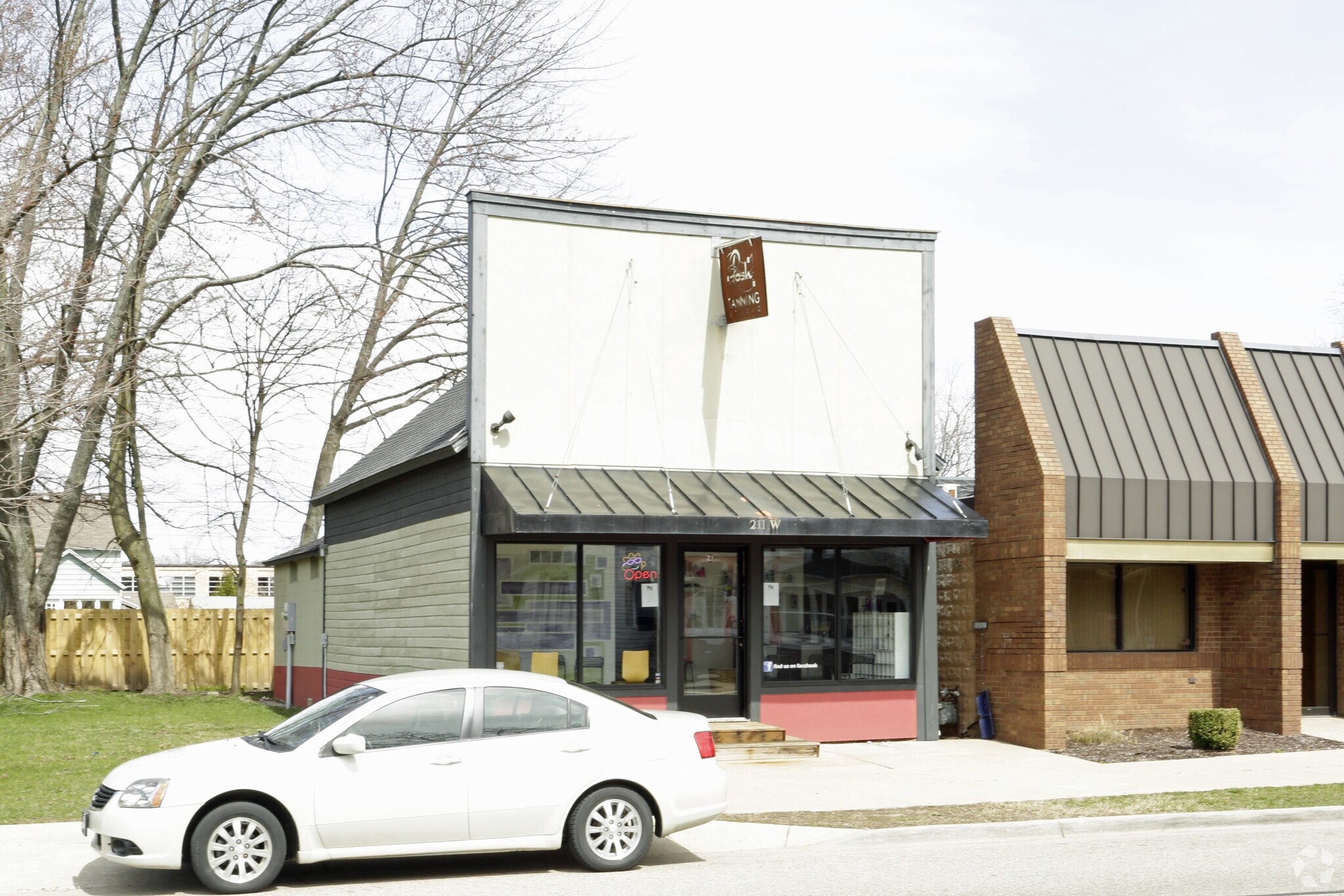 211 W Main Ave, Zeeland, MI for sale Primary Photo- Image 1 of 1