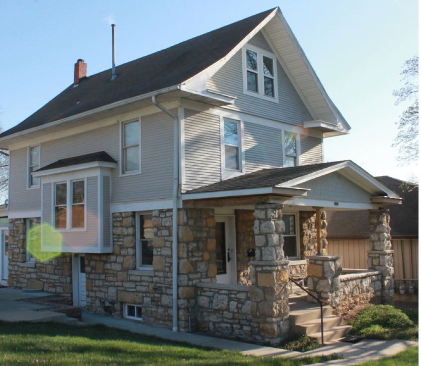 9424 Johnson Dr, Merriam, KS 66203