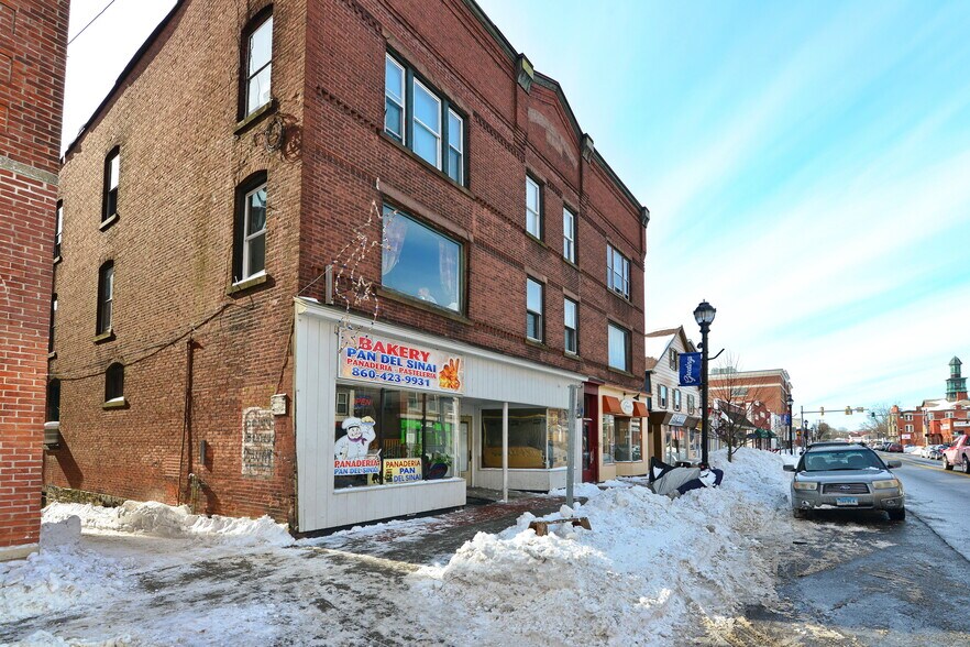 850 Main St, Willimantic, CT for sale - Primary Photo - Image 1 of 1