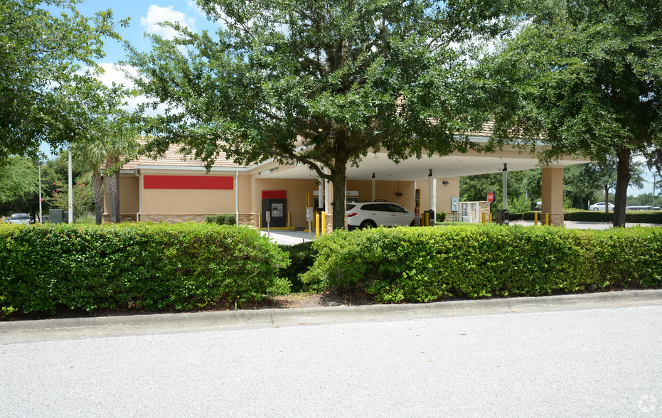 5606 Fishhawk Crossing Blvd, Lithia, FL for lease - Building Photo - Image 2 of 2