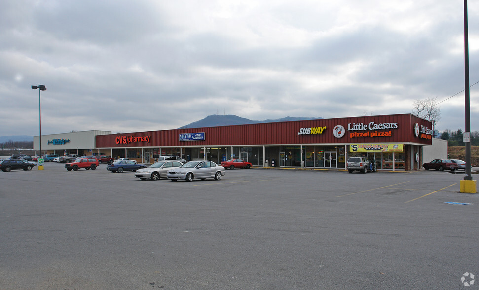 1926-1950 S Roan St, Johnson City, TN for sale - Building Photo - Image 1 of 1