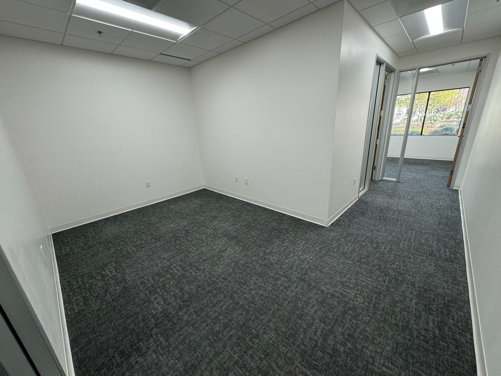 5500 Ming Ave, Bakersfield, CA for lease Interior Photo- Image 1 of 5