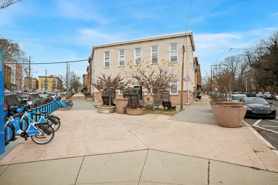 4147 Woodland ave, Philadelphia, PA for sale - Building Photo - Image 1 of 18
