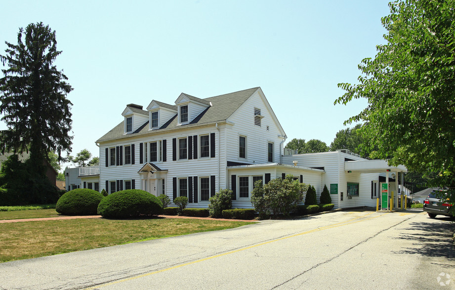 38115 Euclid Ave, Willoughby, OH for sale - Primary Photo - Image 1 of 1