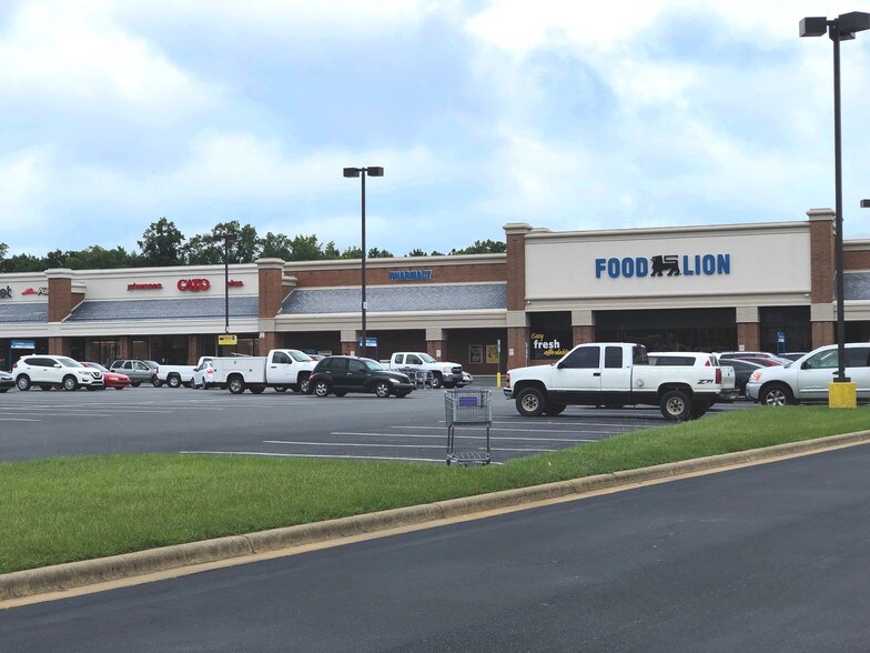 1605 E 11th St, Siler City, NC, 27344 Supermarket Property For Sale