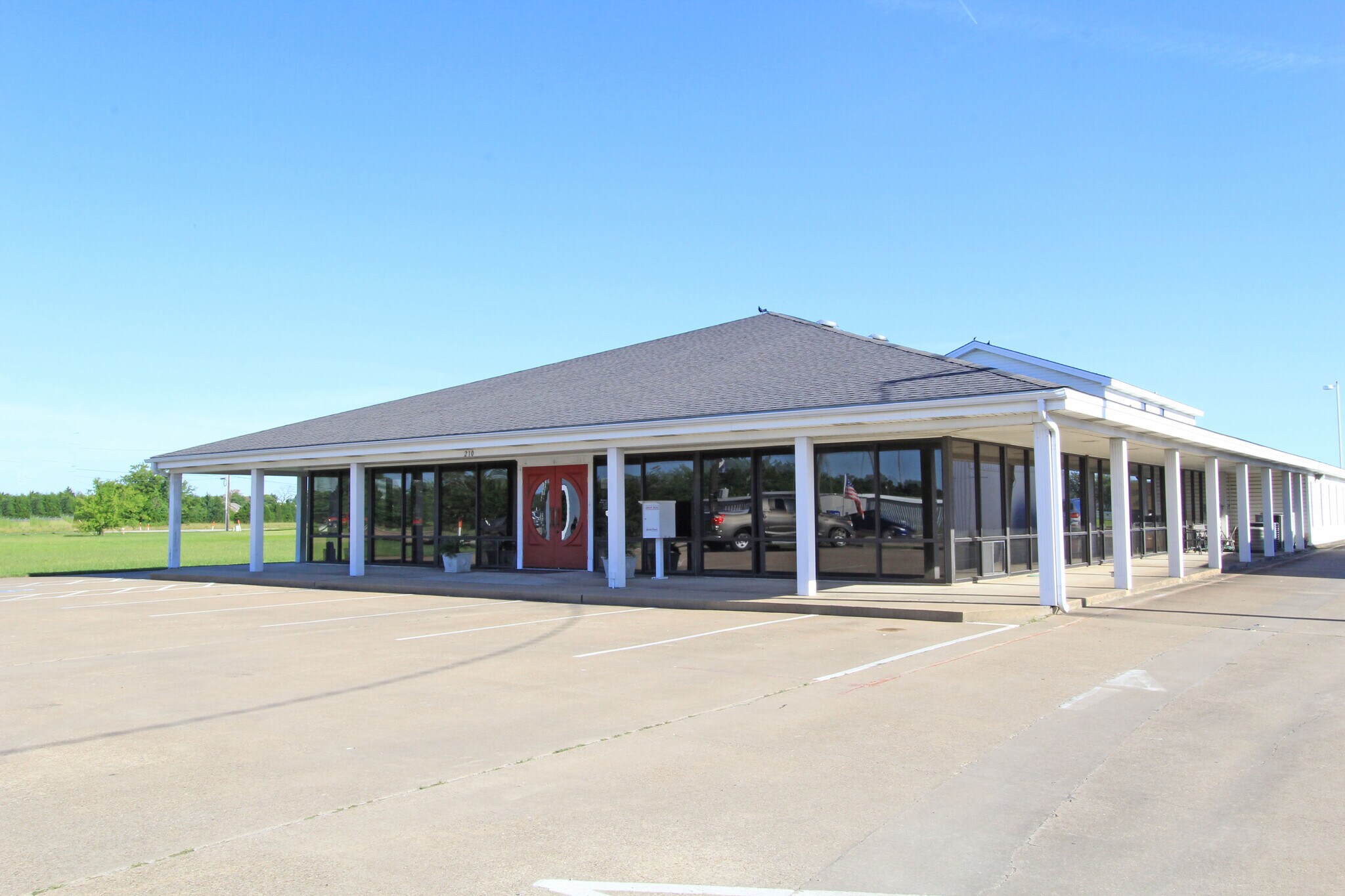 210 W Main St, Gun Barrel City, TX for sale Primary Photo- Image 1 of 1