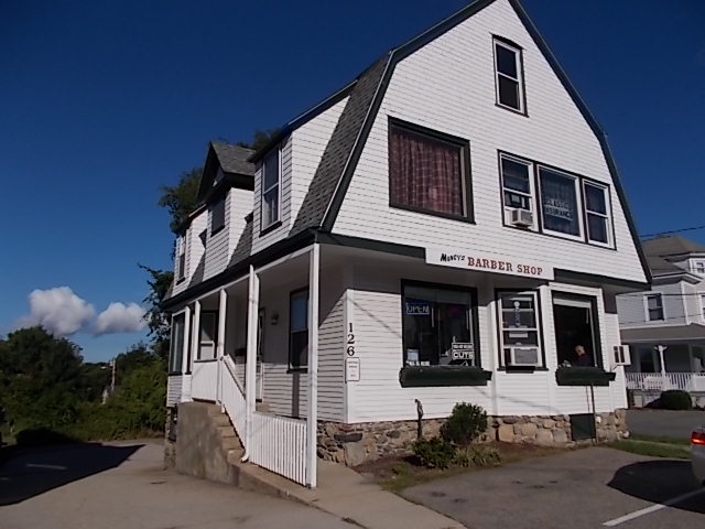 126 W Main Rd, Middletown, RI for sale - Building Photo - Image 1 of 1