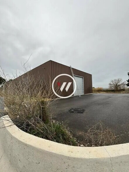 Flex in Vitrolles for lease - Building Photo - Image 2 of 6