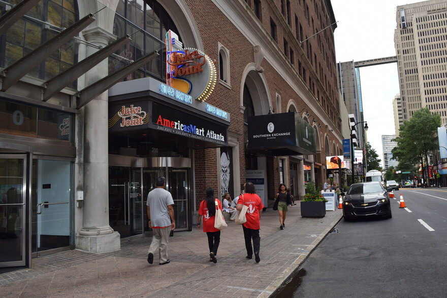 200 Peachtree St NW, Atlanta, GA for sale - Building Photo - Image 1 of 13