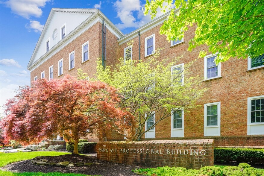 313 Park Ave, Falls Church, VA for lease - Building Photo - Image 3 of 17