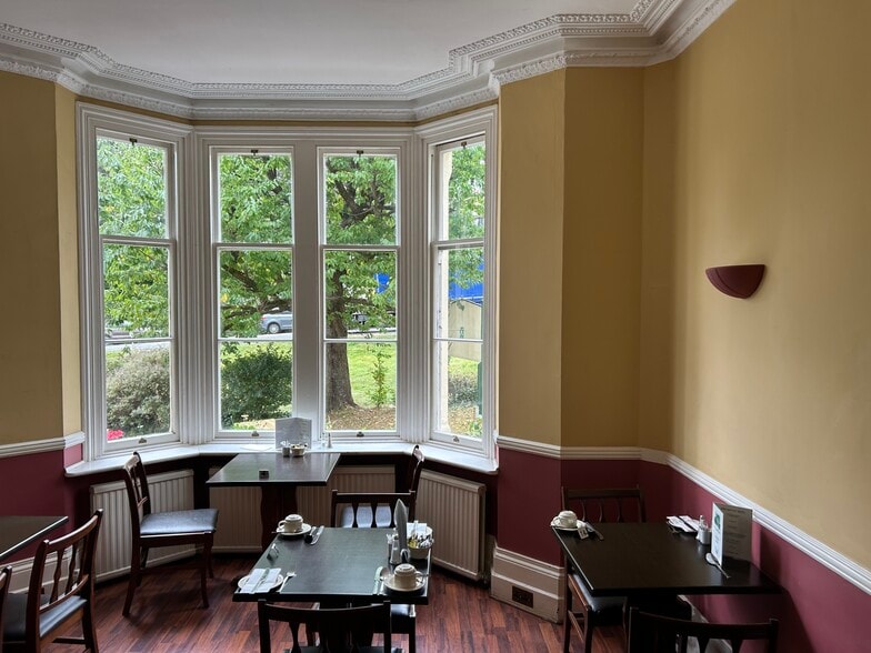 79-80 London Rd, Tunbridge Wells for sale - Interior Photo - Image 3 of 14