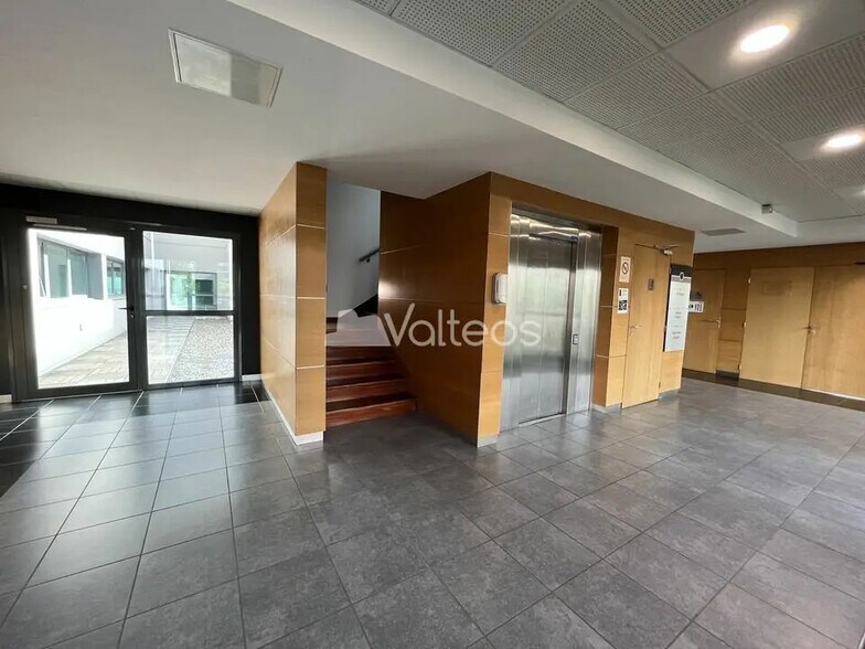 Office in Blagnac for lease - Building Photo - Image 2 of 9