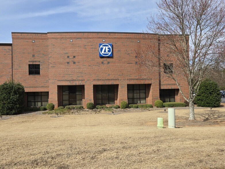 5535 Rafe Ct, Flowery Branch, GA for lease - Building Photo - Image 2 of 3