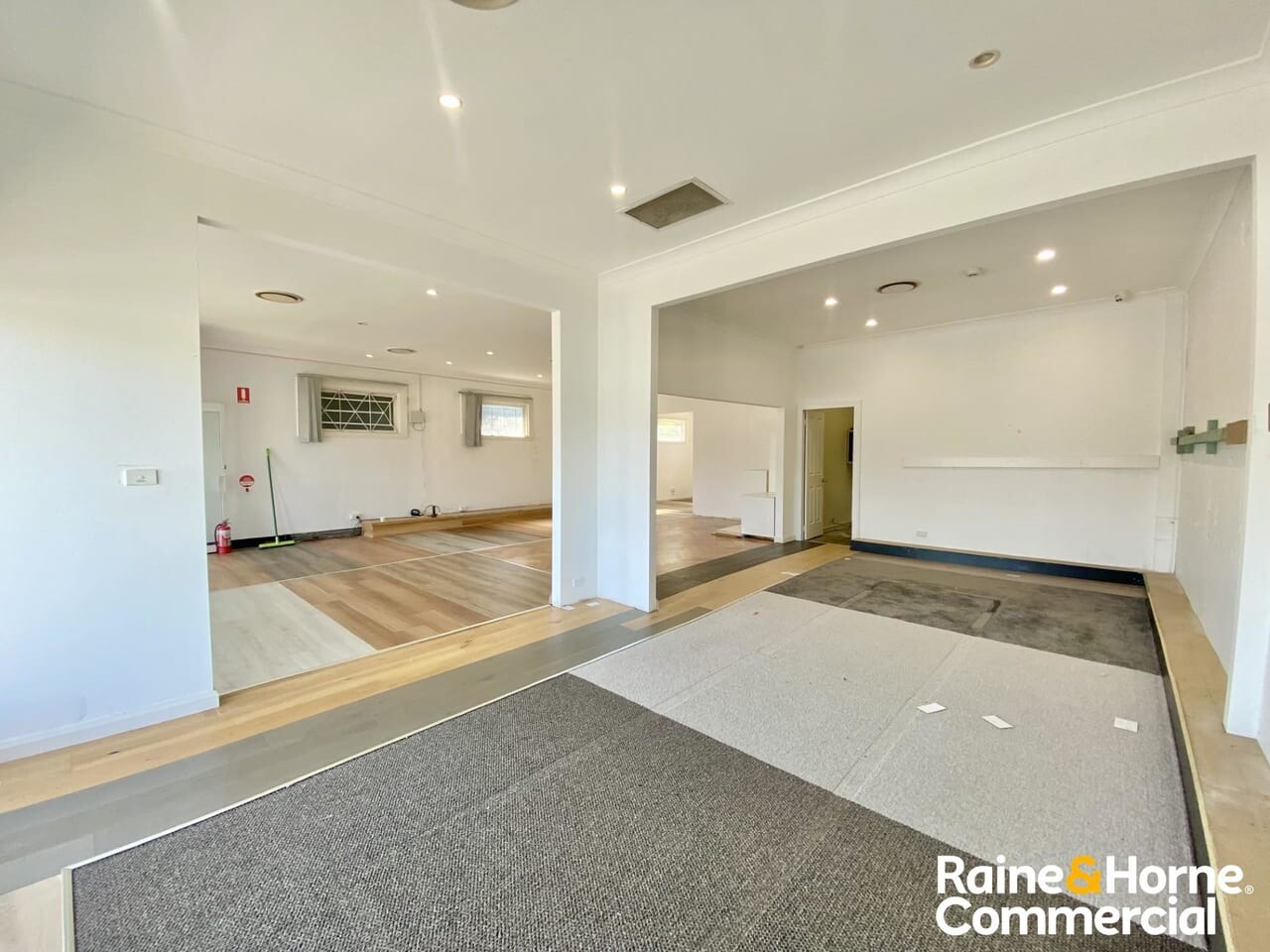 28 Kable St, Windsor for lease Interior Photo- Image 1 of 4