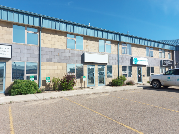 7471 Edgar Industrial Bnd, Red Deer, AB for sale - Building Photo - Image 1 of 22