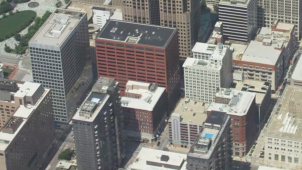 200 N Broadway, Saint Louis, MO for lease - Aerial Video - Image 2 of 52