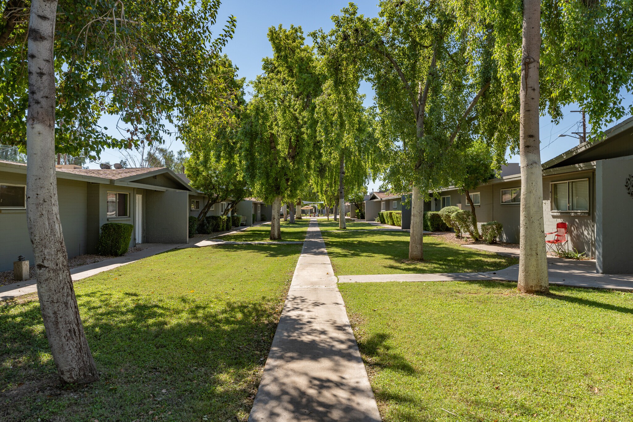 2402 W Devonshire Ave, Phoenix, AZ for sale Building Photo- Image 1 of 13