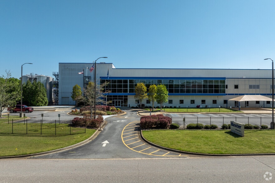 1101 Jeter Ave, Opelika, AL for sale - Building Photo - Image 1 of 15