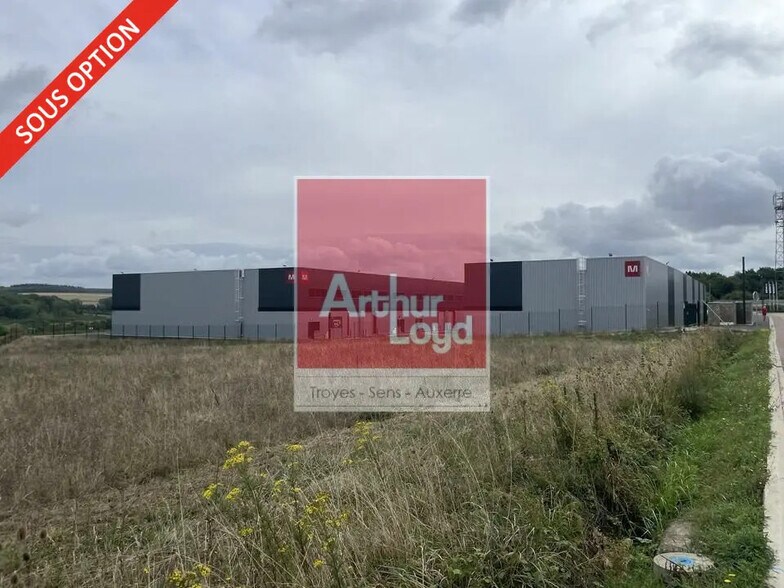 Industrial in Auxerre for lease - Building Photo - Image 2 of 9