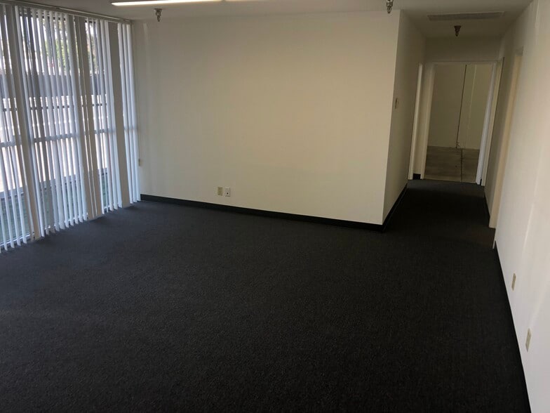 9854 Baldwin Pl, El Monte, CA for lease - Interior Photo - Image 2 of 7