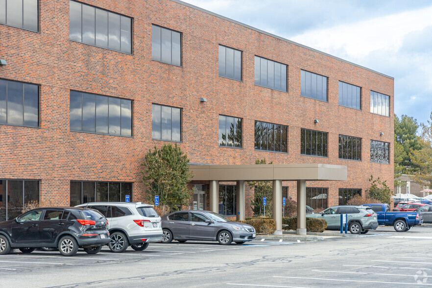 24 Hartwell Ave, Lexington, MA for lease - Building Photo - Image 3 of 6