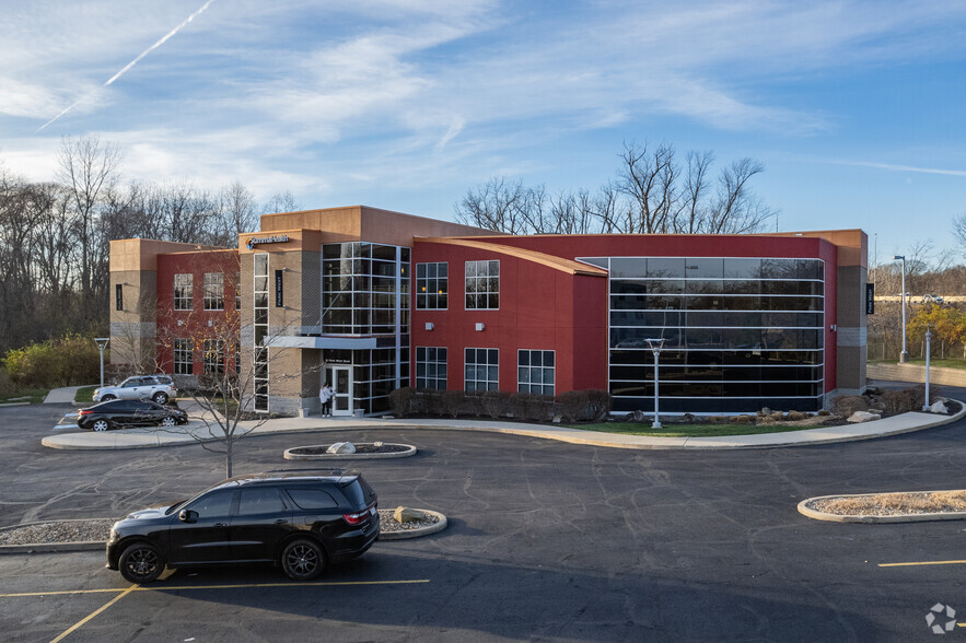 51 Park West Blvd, Akron, OH for lease - Building Photo - Image 2 of 6