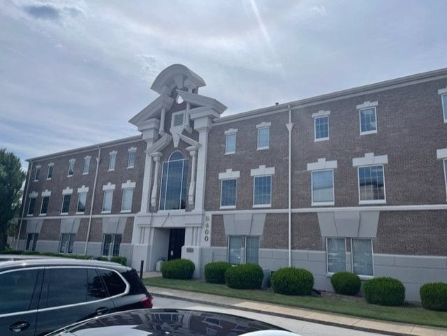 9400 Williamsburg Plaza, Louisville, KY for lease Building Photo- Image 1 of 1