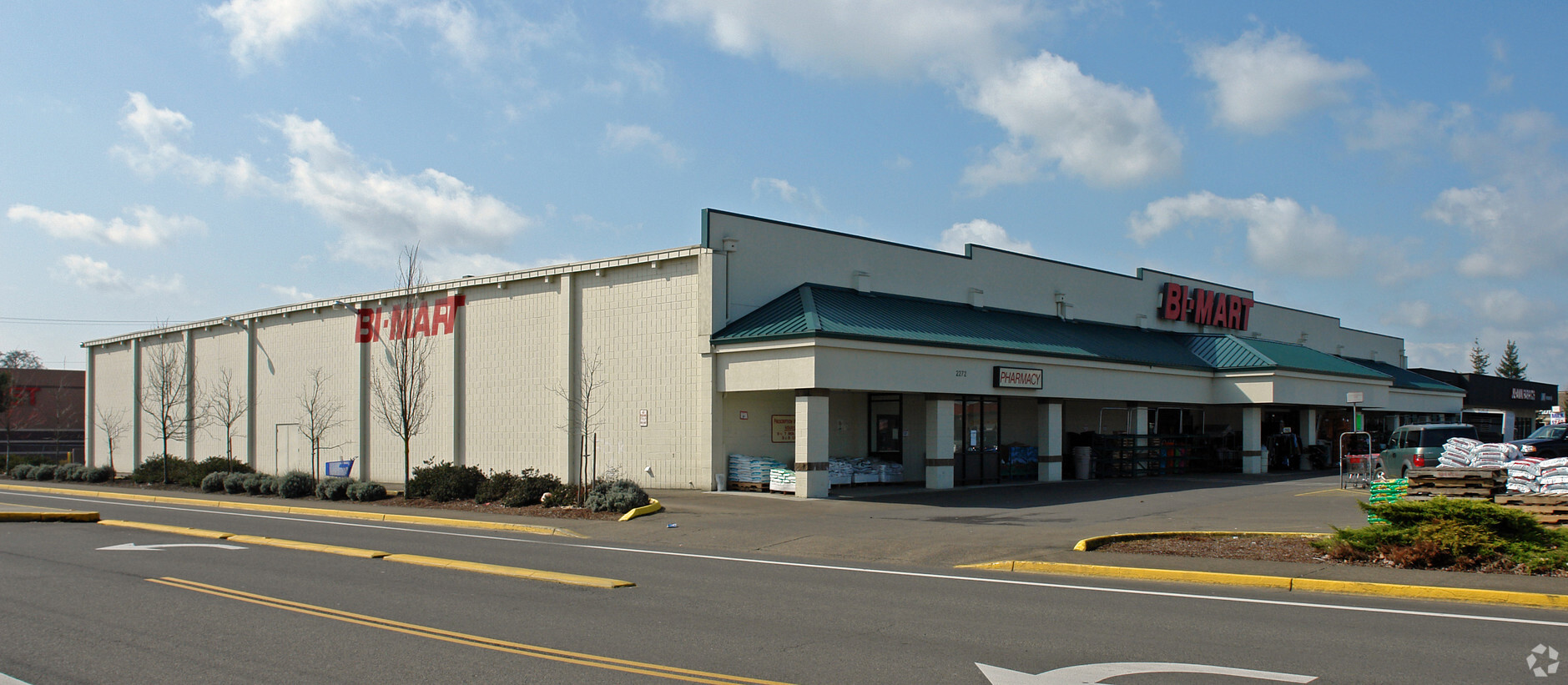 2152-2272 Santiam Hwy SE, Albany, OR 97322 - Bi-Mart Shopping Center ...