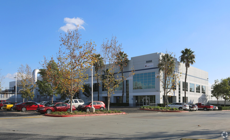 6688 Box Springs Blvd, Riverside, CA for lease - Primary Photo - Image 1 of 2