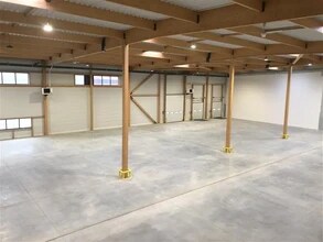 Industrial in Louvres for lease Interior Photo- Image 1 of 7