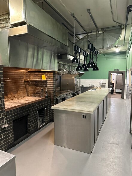 1232 N State St, Bellingham, WA for sale - Building Photo - Image 3 of 10