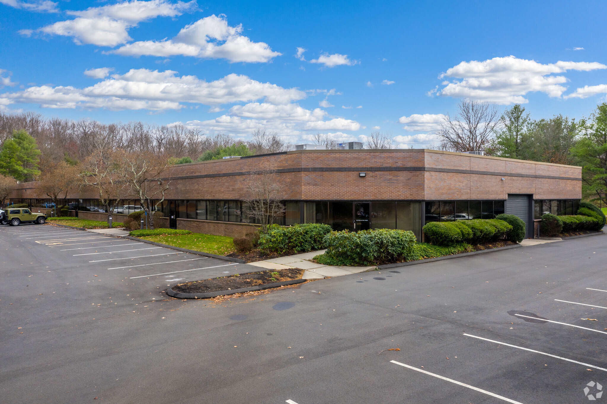 204 Spring Hill Rd, Trumbull, CT for sale Building Photo- Image 1 of 1