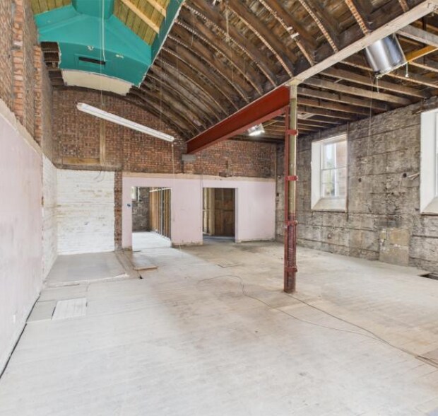 51 John St, Montrose for sale - Interior Photo - Image 2 of 5