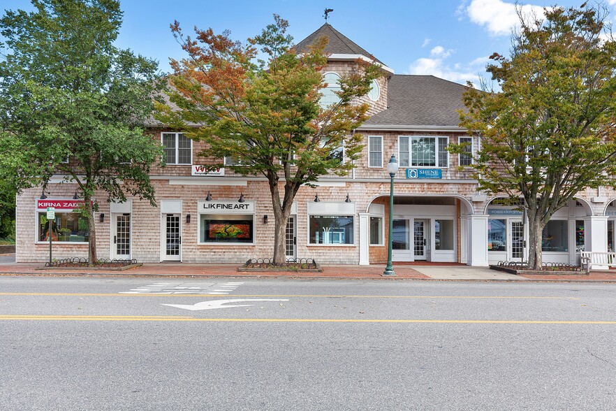 66 Newtown Ln, East Hampton, NY 11937