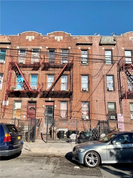 9907 42nd Ave, Corona, NY for sale - Primary Photo - Image 1 of 1