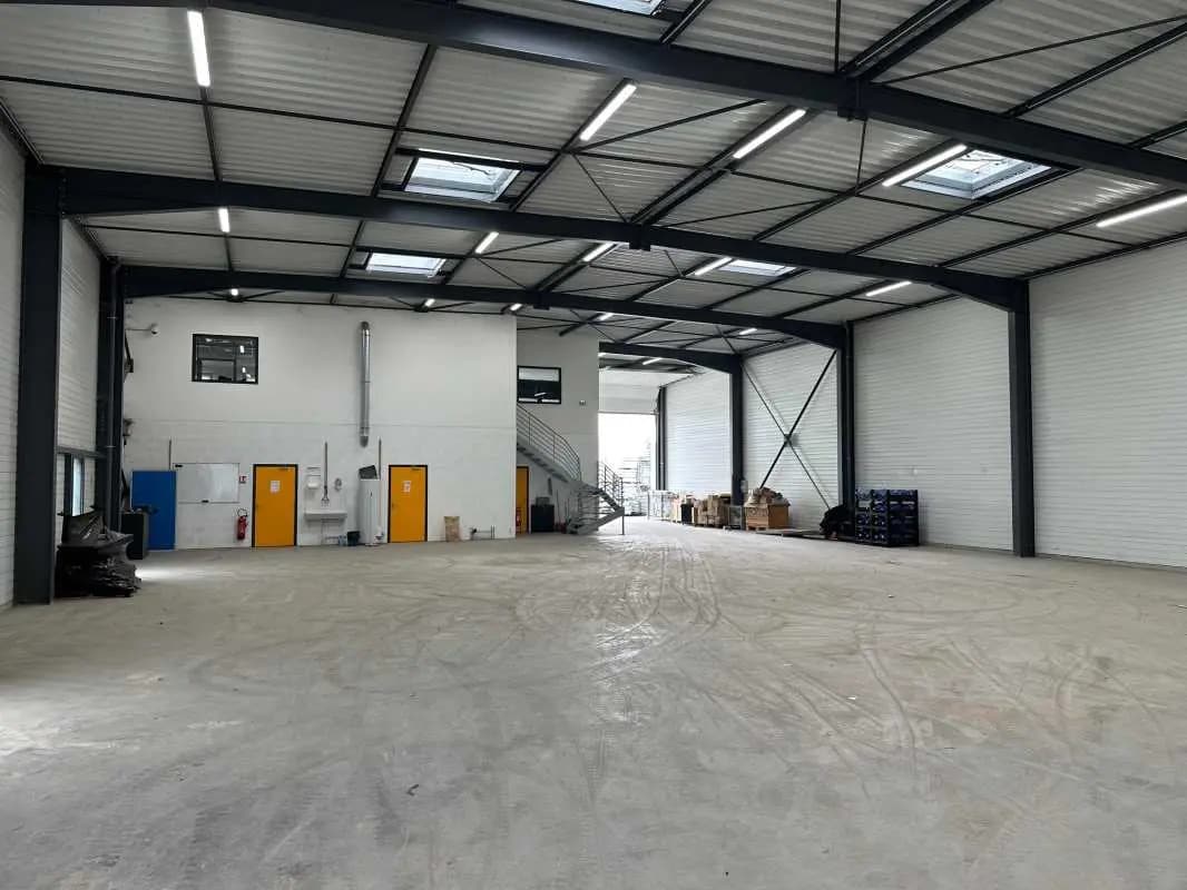 Office in La Boisse for lease Building Photo- Image 1 of 6