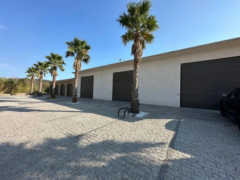 Flex in Sainte-Maxime for lease - Building Photo - Image 1 of 4