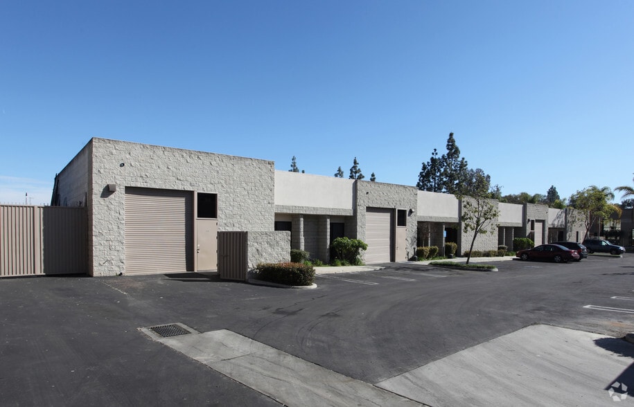 340-358 State Pl, Escondido, CA for lease - Building Photo - Image 3 of 7