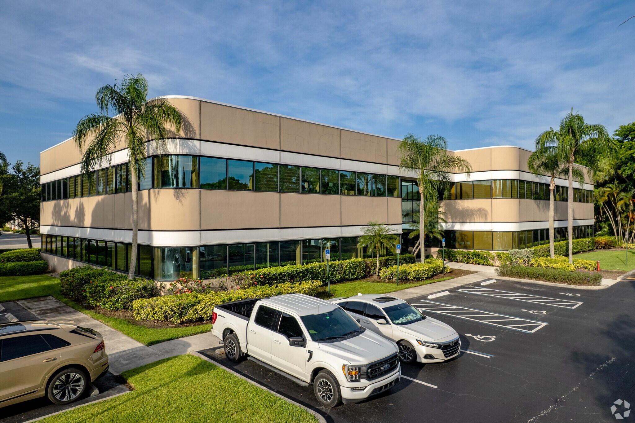 440 Sawgrass Corporate Pky, Sunrise, FL for lease Primary Photo- Image 1 of 6
