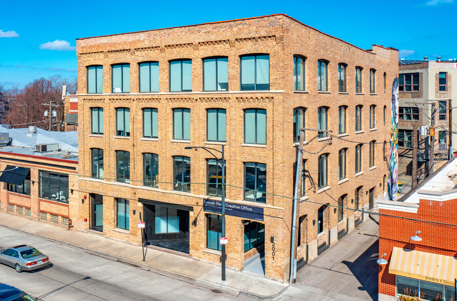 2001 N Clybourn Ave, Chicago, IL for lease - Building Photo - Image 1 of 7