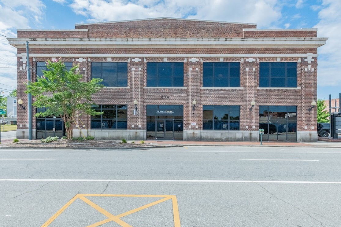 328 E Market St, Greensboro, NC for lease Building Photo- Image 1 of 12