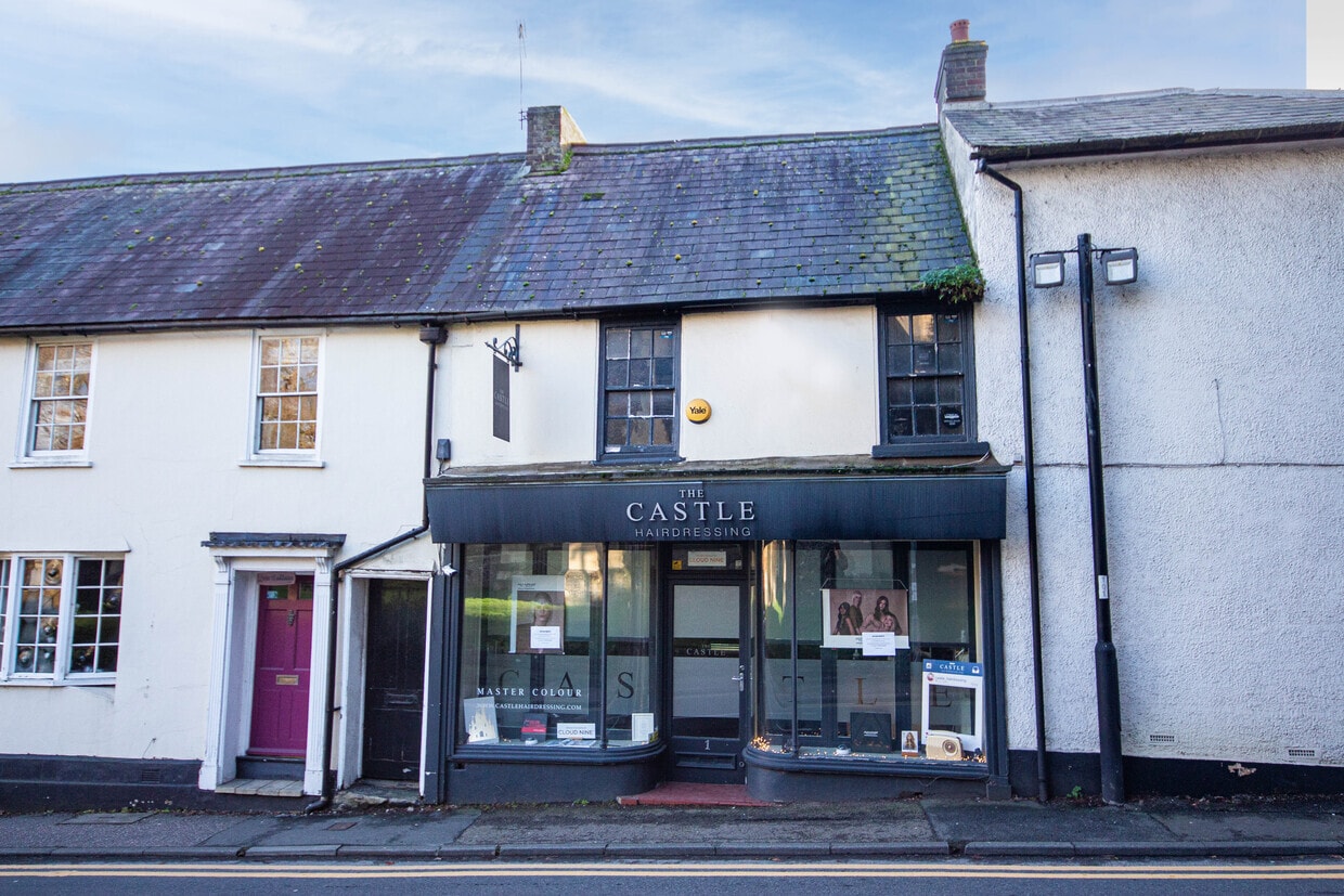 1 Castle St, Berkhamsted for sale Building Photo- Image 1 of 1