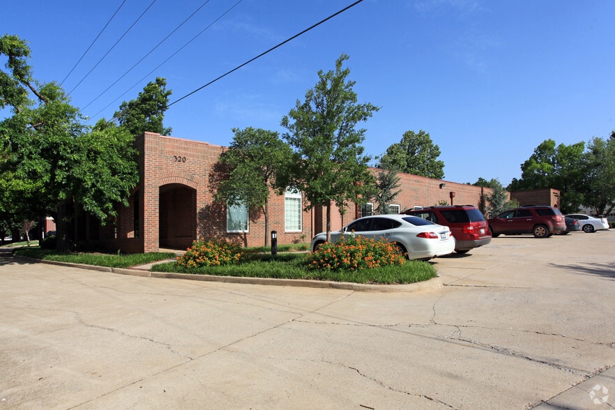 318 NW 13th St, Oklahoma City, OK for lease - Building Photo - Image 2 of 12