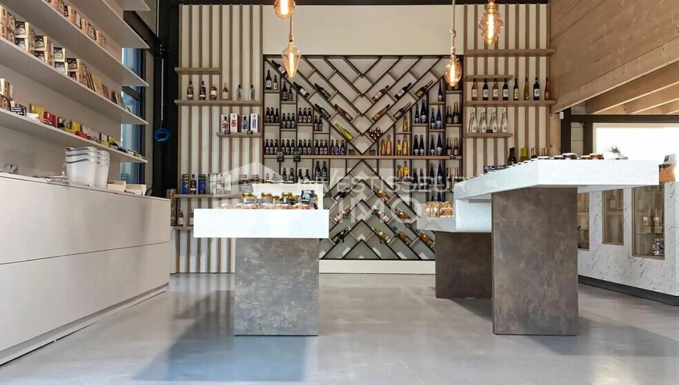 Retail in Aulnoy-lez-Valenciennes for lease - Interior Photo - Image 3 of 4