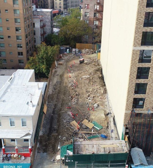 2047 Ryer Ave, Bronx, NY for sale - Primary Photo - Image 1 of 1